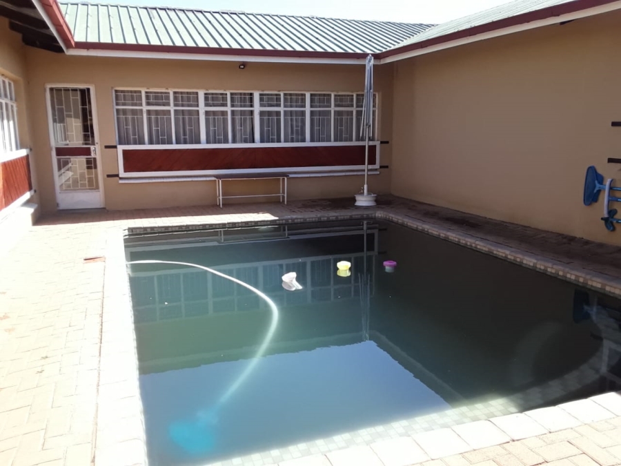 4 Bedroom Property for Sale in Bloemhof North West